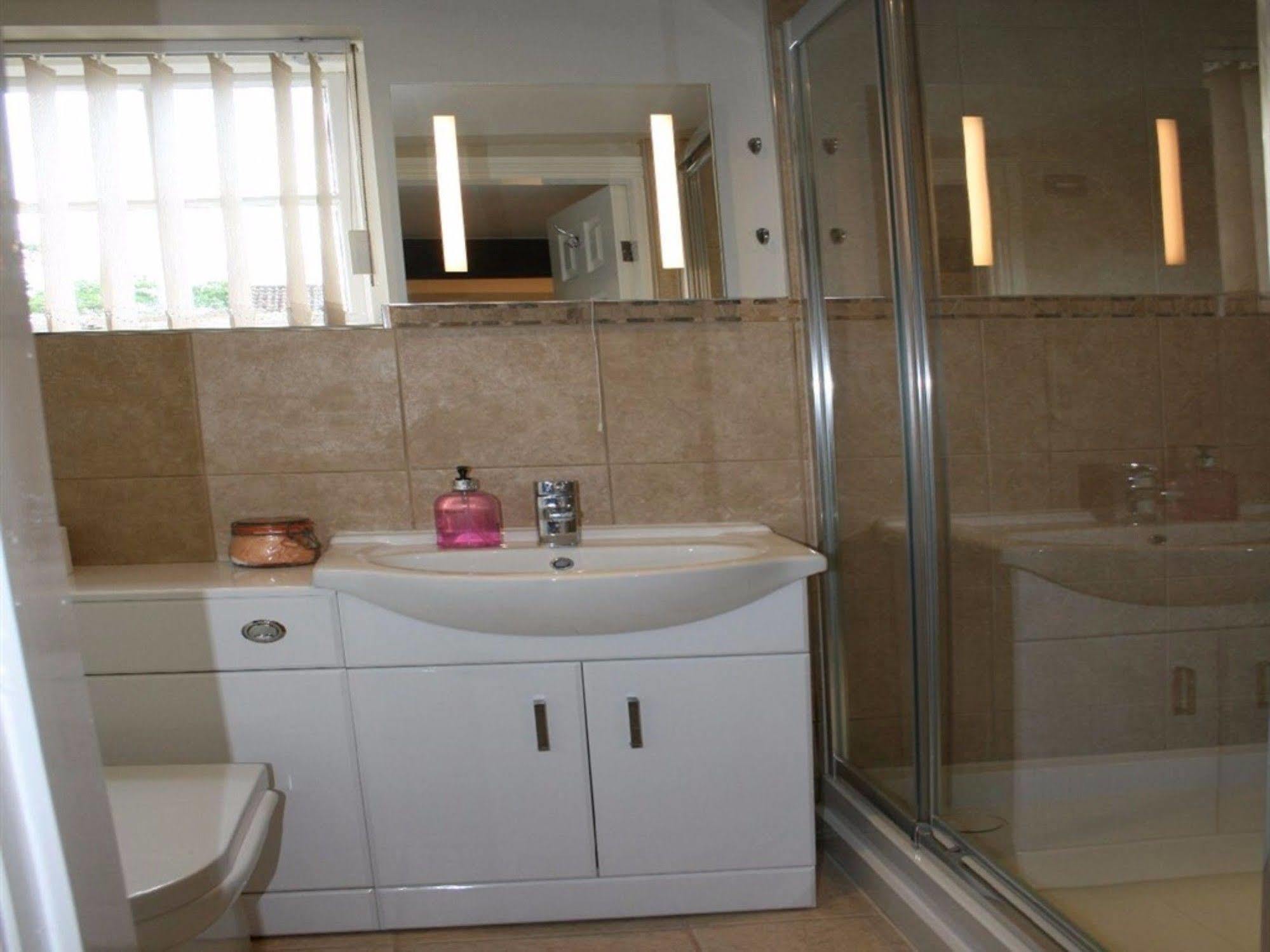 The Manor Guest House York Esterno foto